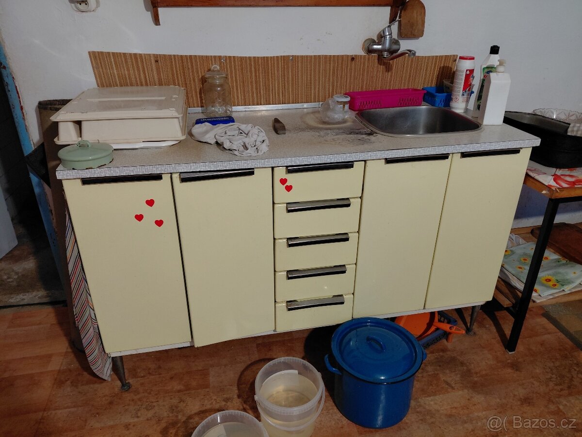 Obývací stěny a kuchyň linku retro - 6