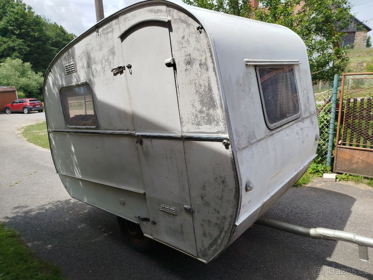 Karavan na pevné stání - 6
