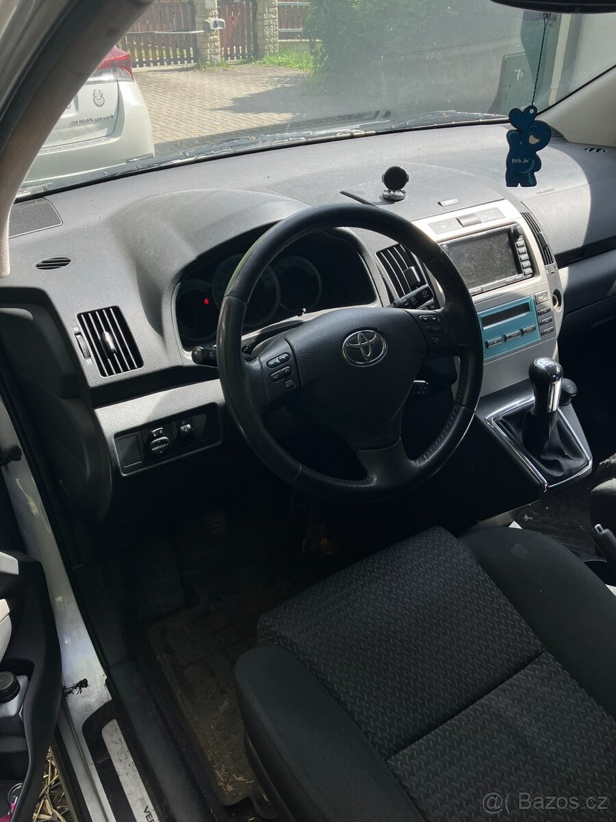 Toyota Corolla Verso 2.2 D-4D, 100 kW - 6