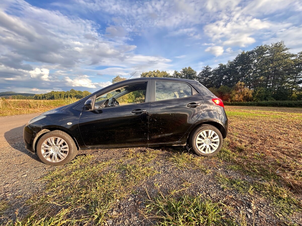 Mazda 2 1.3i - 6