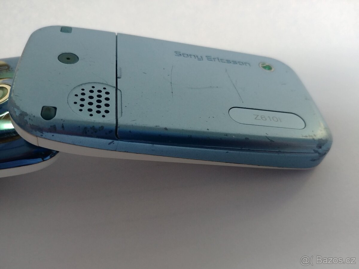 Sony Ericsson Z610i včetně nabíječky. Pro sběratele. - 6