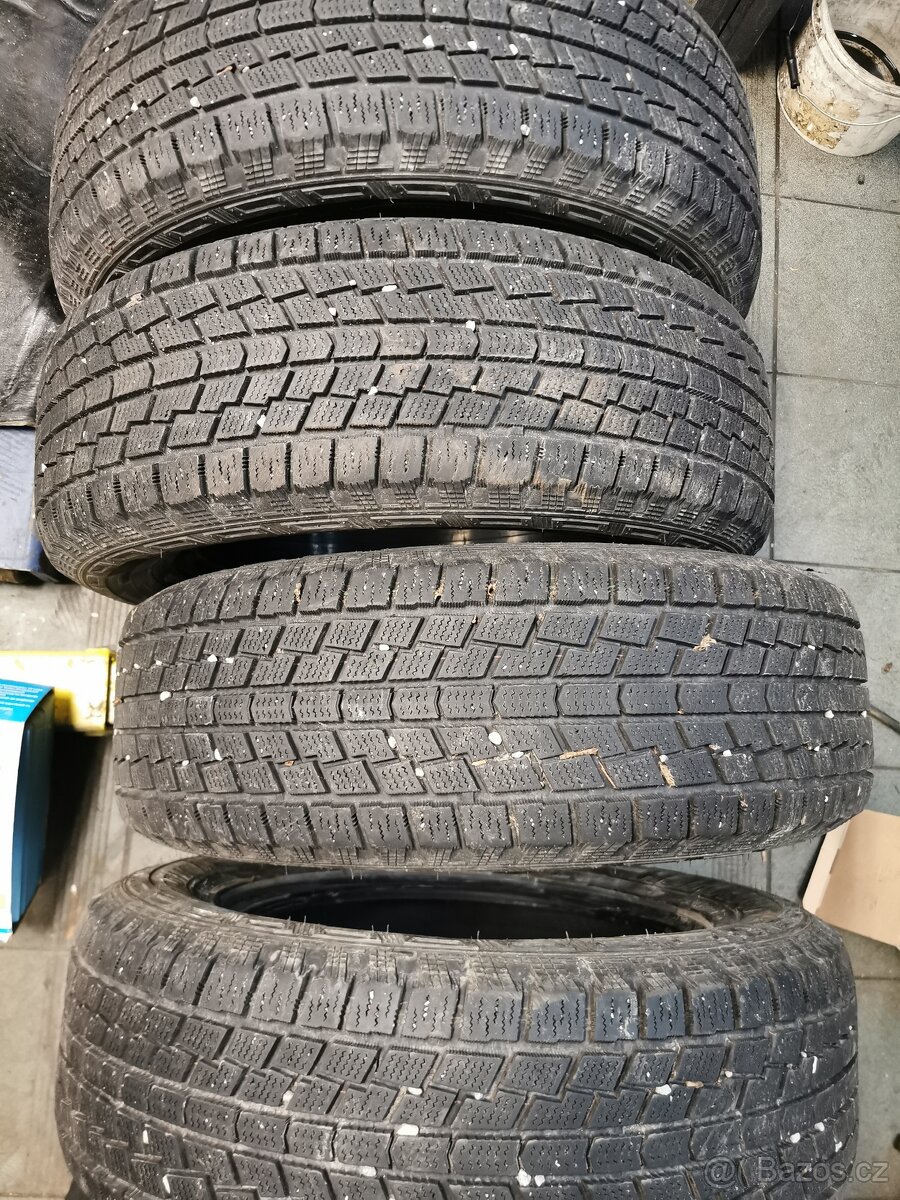 Zimni 235/65R17 - 6