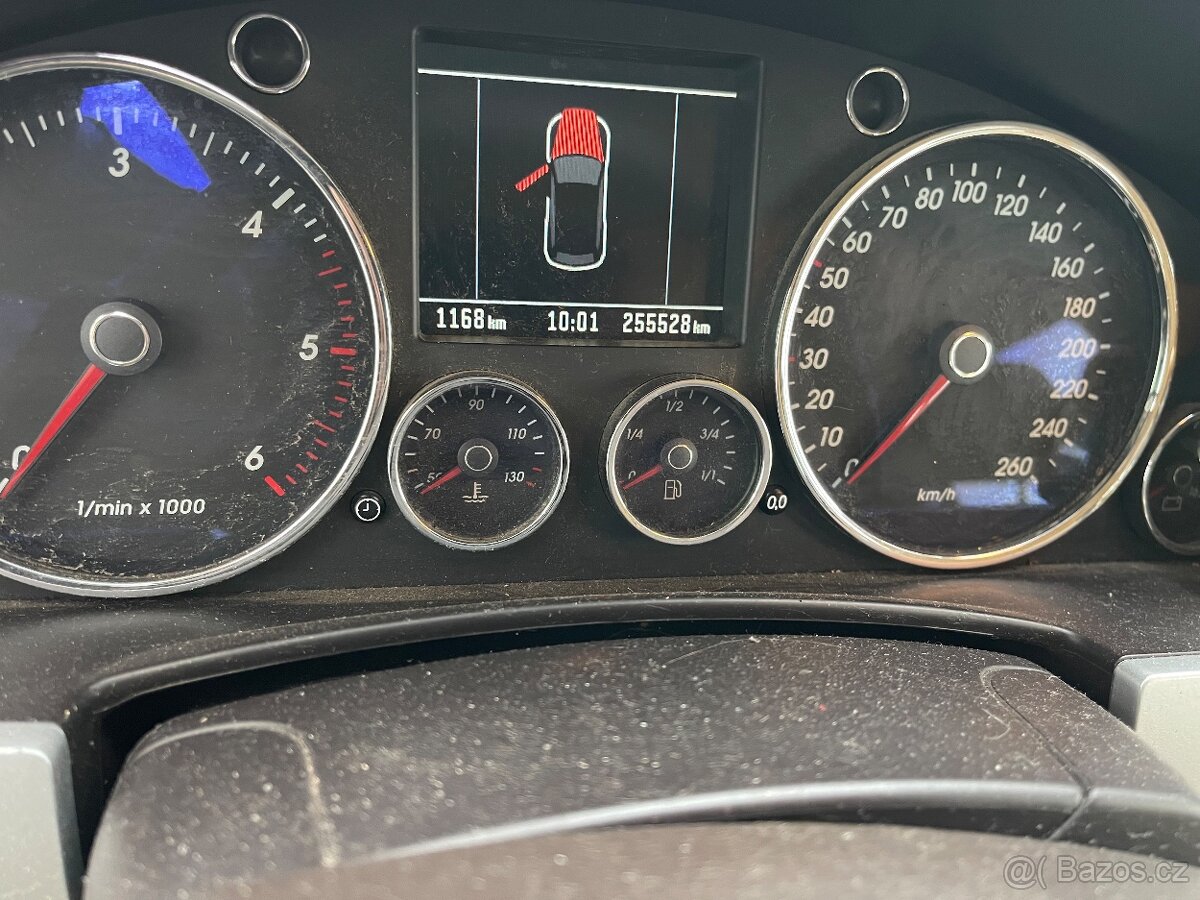 WV Touareg 3.0 TDi - 6