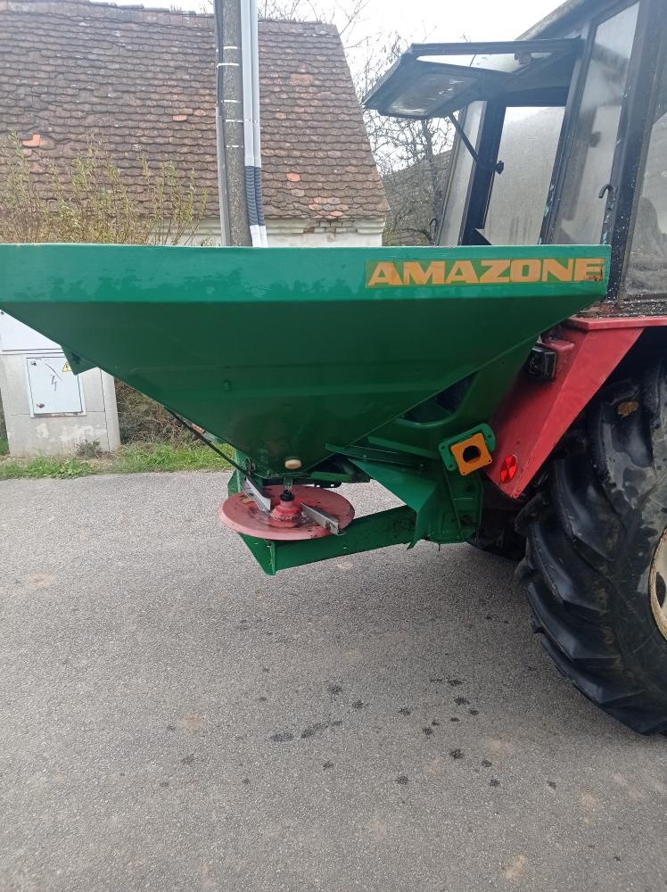 Rozmetadlo průmyslových hnojiv Amazone - 6