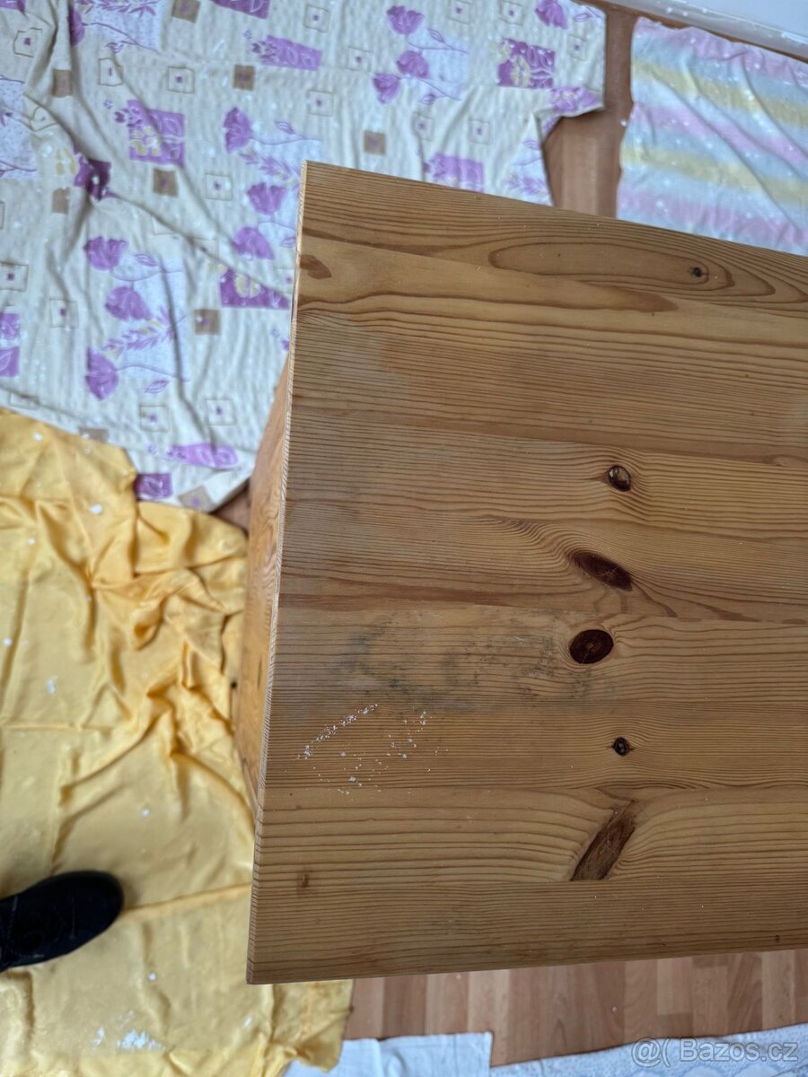Dřevěná komoda - 6
