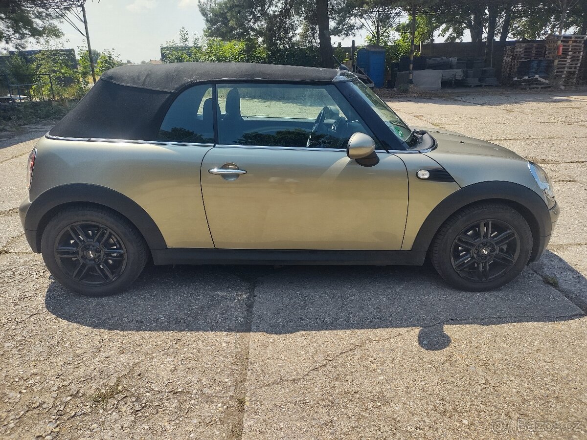 Mini Cooper Cabrio 1.6i 72 kW, najeto 84t km - 6