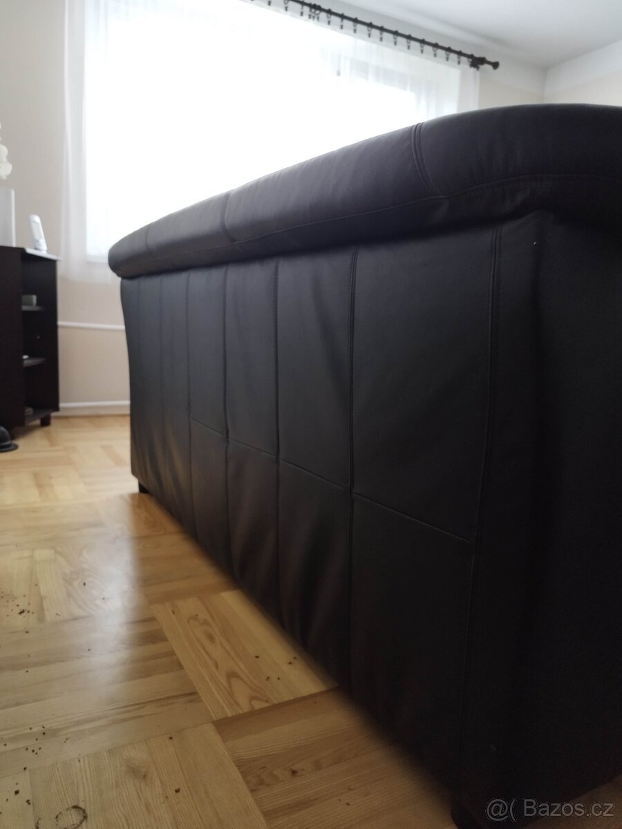 Černý kožený gauč s křesly černá barva - 6