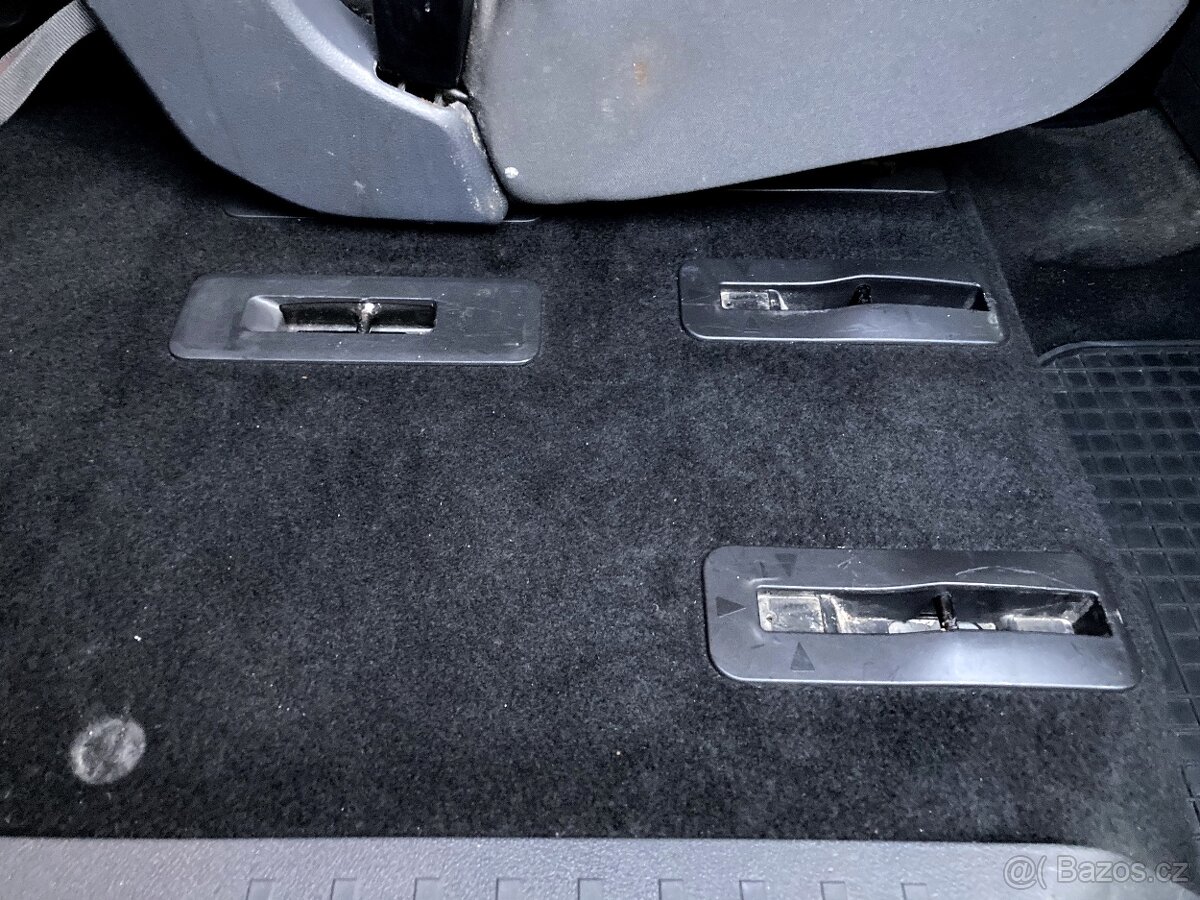 VW Caddy krytky držáků sedaček - 6