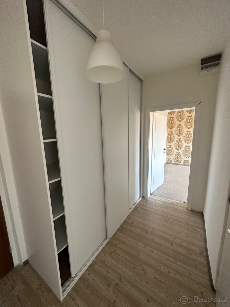 Pronájem bytu - Nová Role 2+1, ul. Krátká - 6