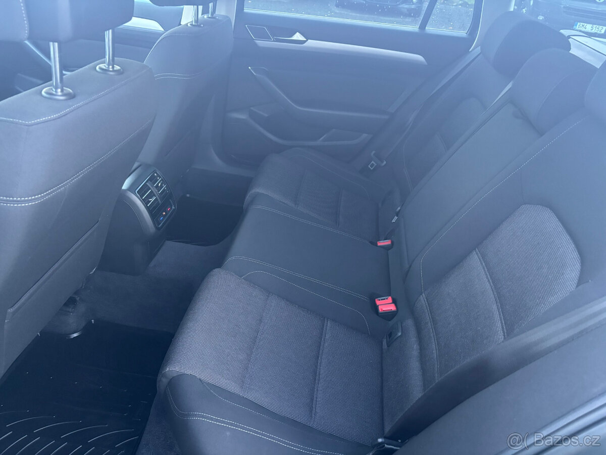 Volkswagen Passat - 6