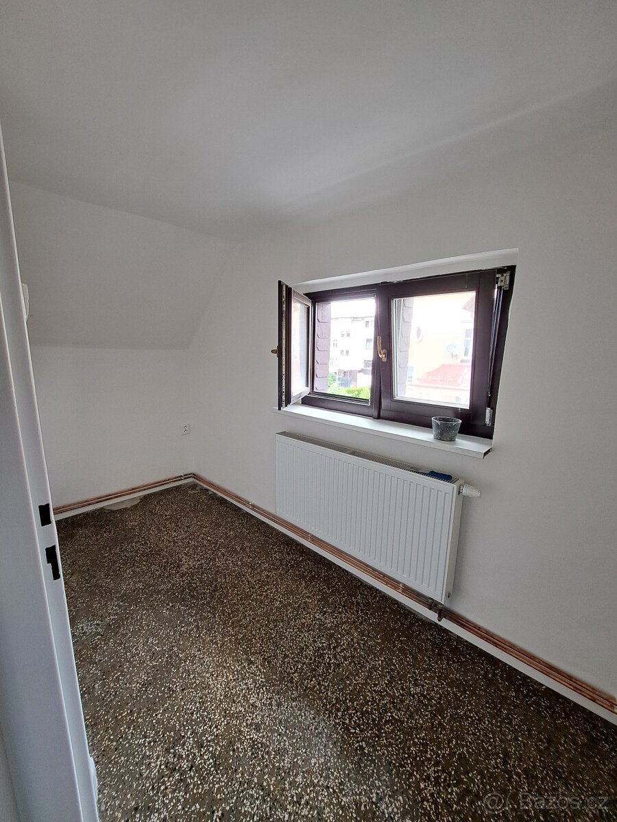 Pronájem atypického bytu 3+1 - 6