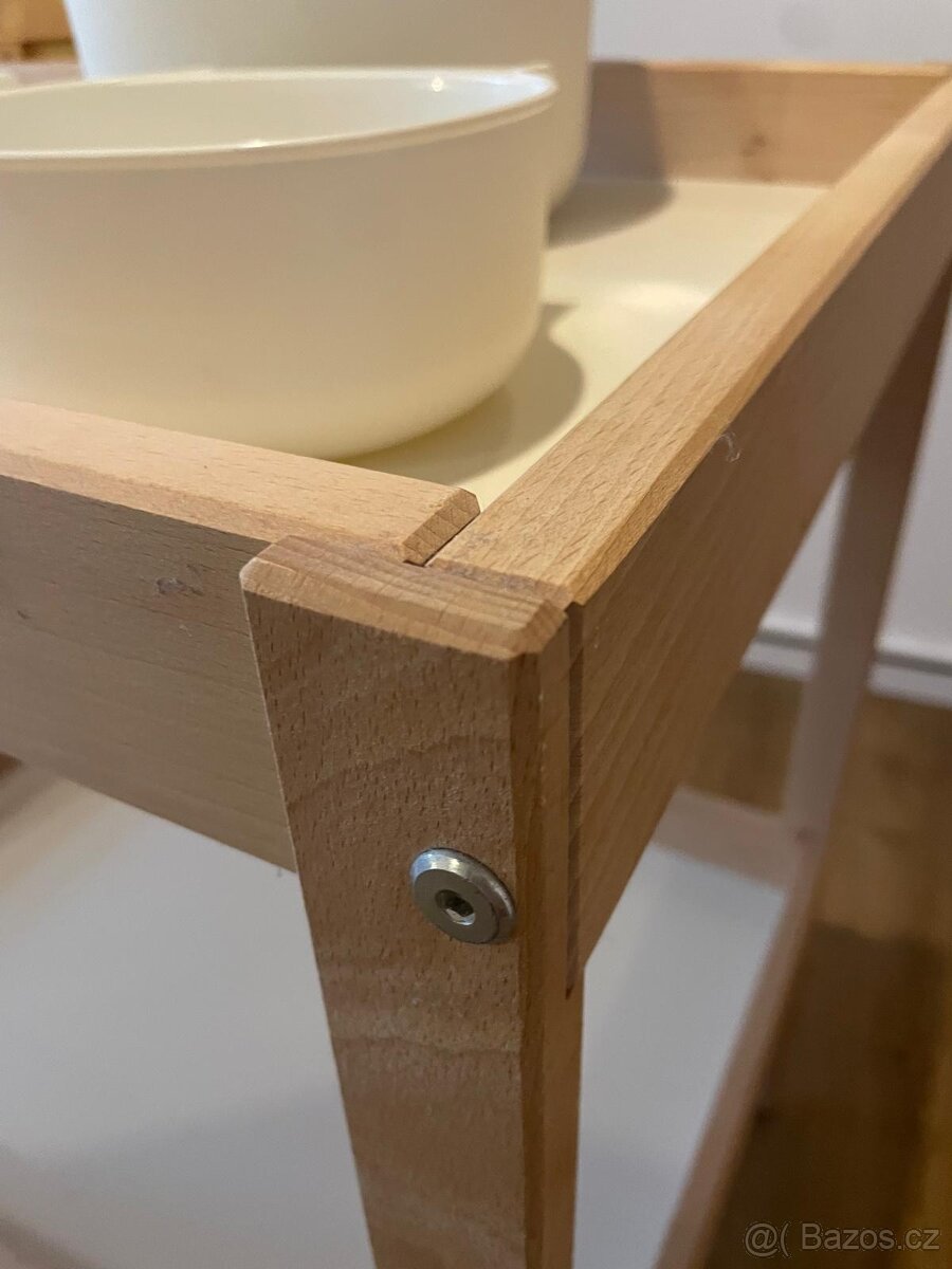 Přebalovací stůl + misky - 6