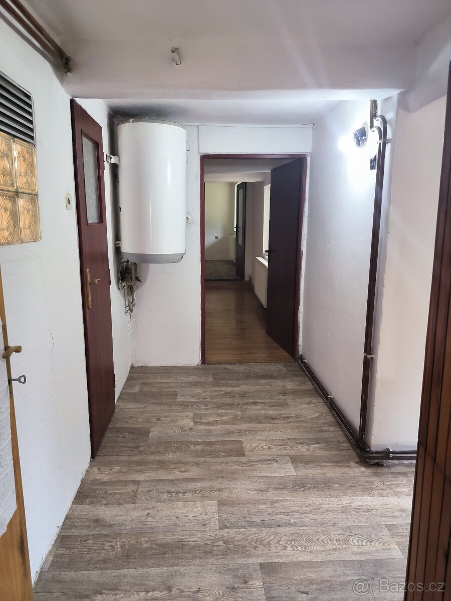 Nabízíme k prodeji domek ve Veltrubech - 6