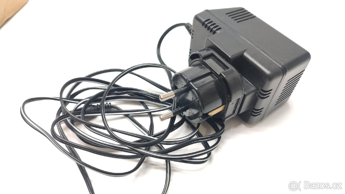 Predám MC predzosilňovač REGA Fono - 6