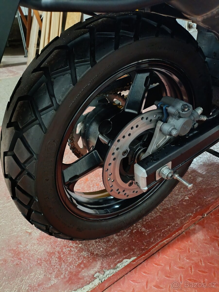 Suzuki v strom 650 Dl - 6