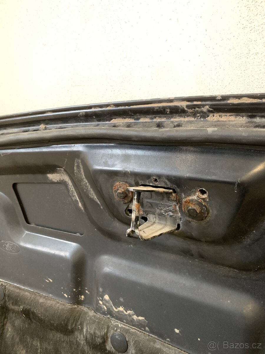 Ford Mondeo Mk3, kapota - 6