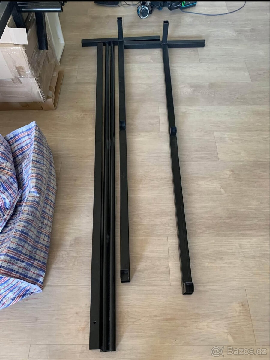 Kovový štendr stojan na oblečení - 6