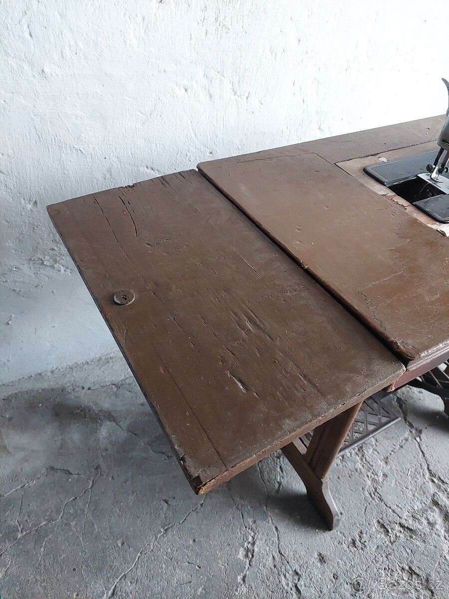 Šlapací šicí stroj MINERVA - 6