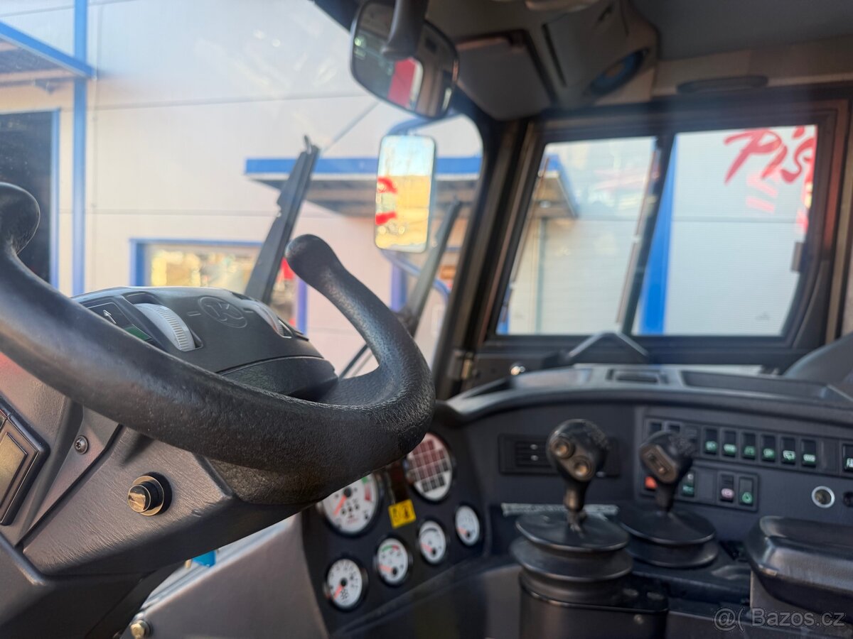 Rolba, Ratrak, PistenBully PB300 Kabina - 6