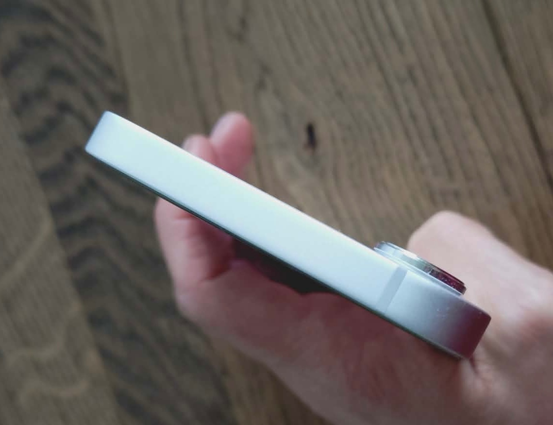 iPhone 16E bílý, 128 GB - 6