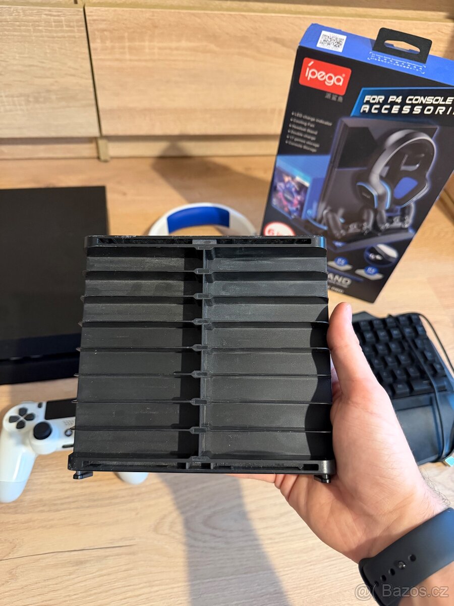 PS4 500GB , ovládače , hry , PS4 kamera , slúchadlá A ĎALŠIE - 6