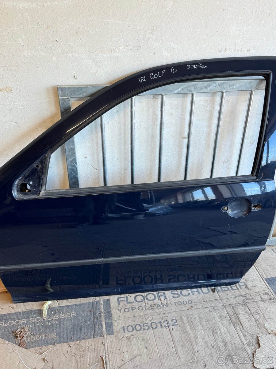 VW Golf 4 3D, LP dveře - 6