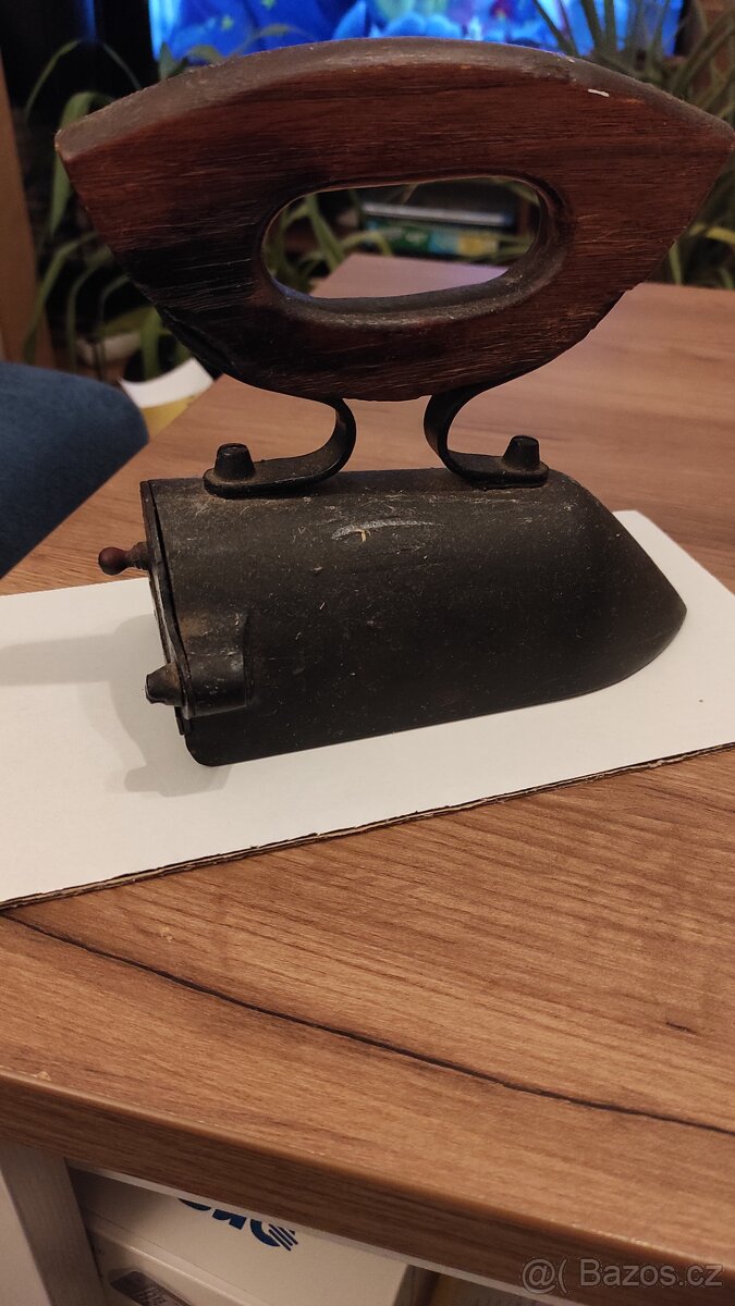 Starožitná žehlička - 6