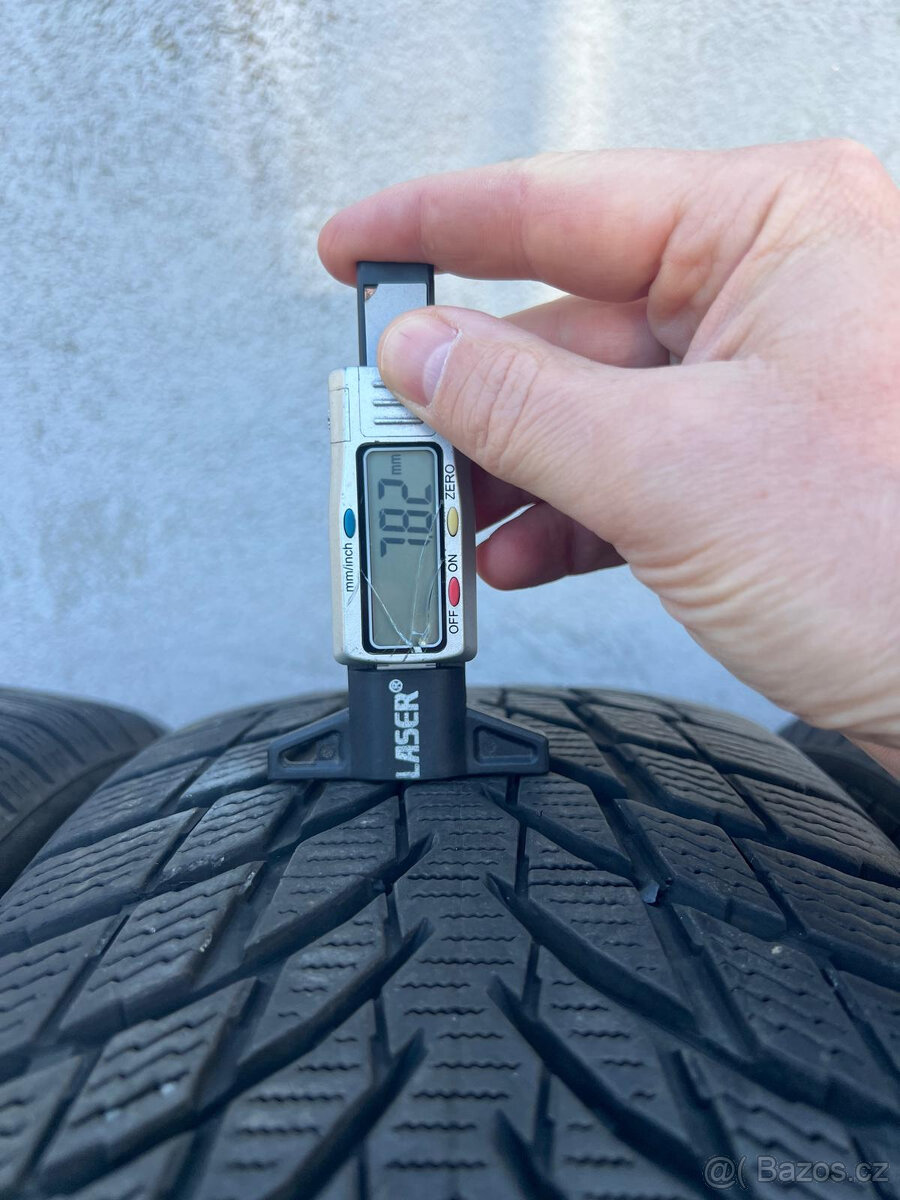 205/55R17 WR SNOWPROOF P 95V XL zimní pneu 8mm - 6