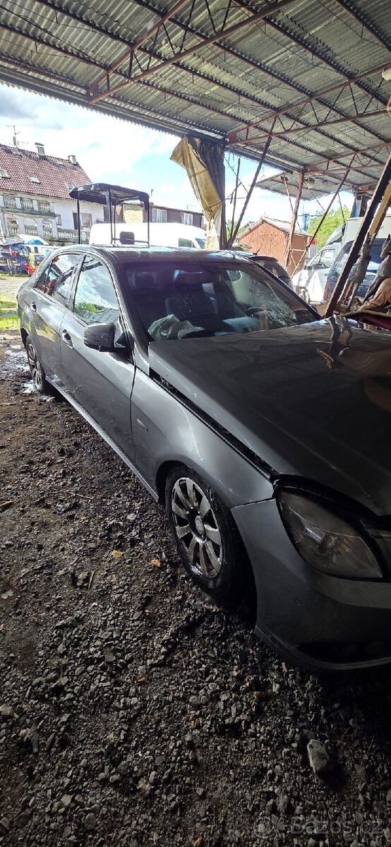 Mercedes Benz e212 - 6