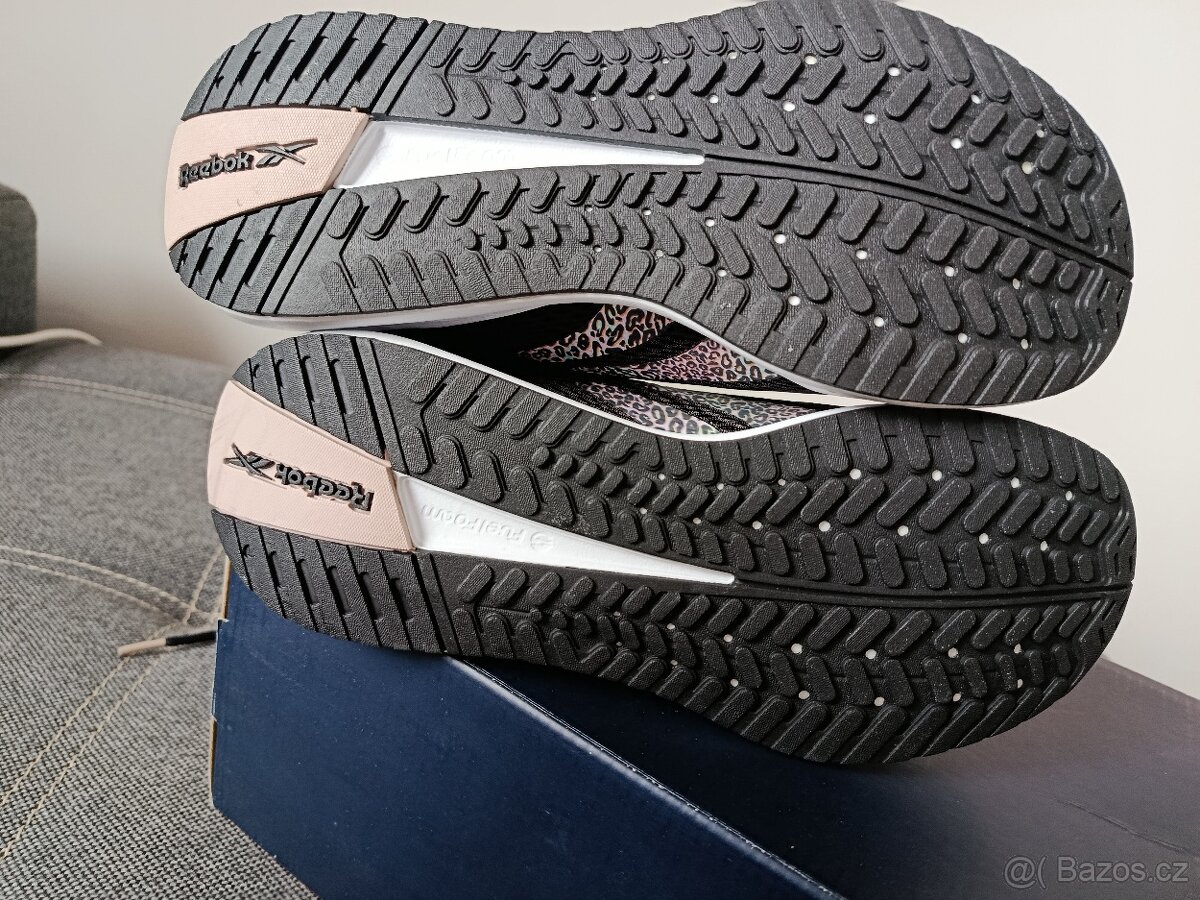 Dámská běžecká obuv značky Reebok 37.5 - 6