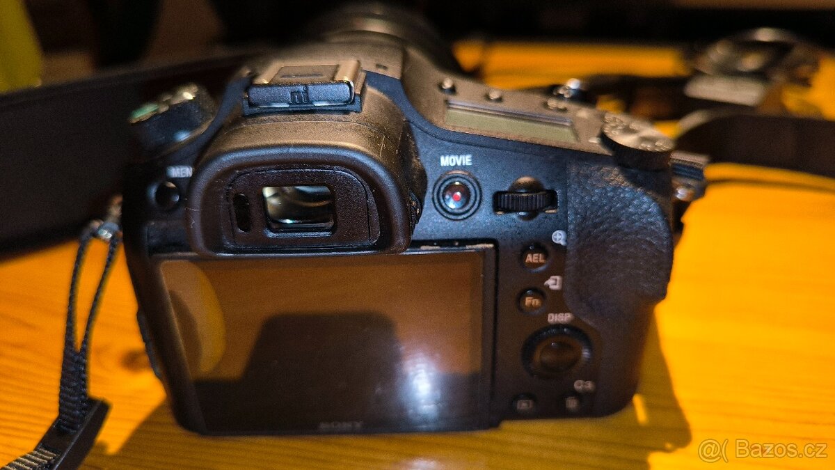 Sony Cyber-Shot DSC-RX10IV - 6