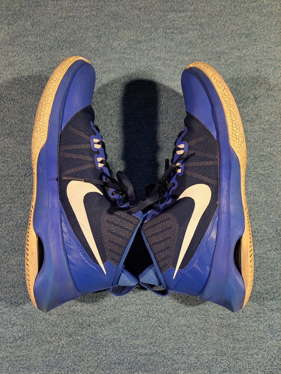 Sportovní boty Nike Air Versitile - 6