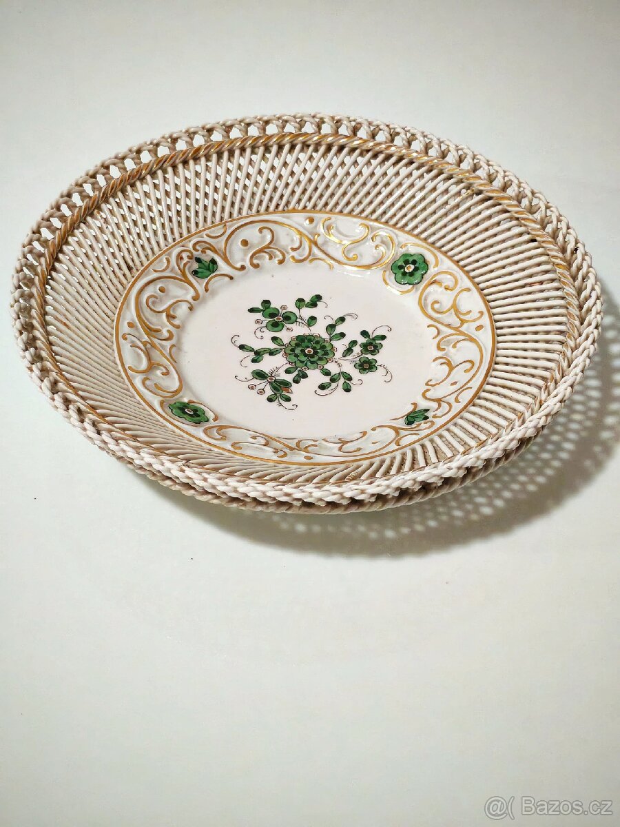 Starý prolamovaný porcelánový talíř - 6