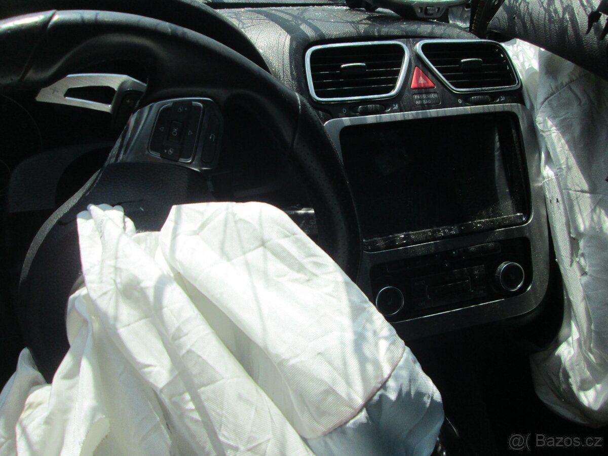 VW Scirocco R-LINE 2.0TSI 155kw DSG CCZ NJL rok 2011 - 6