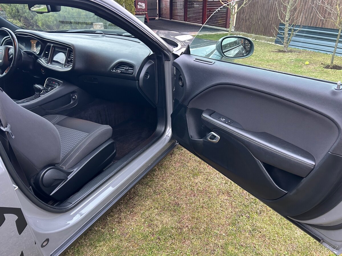 Dodge Challenger - 6