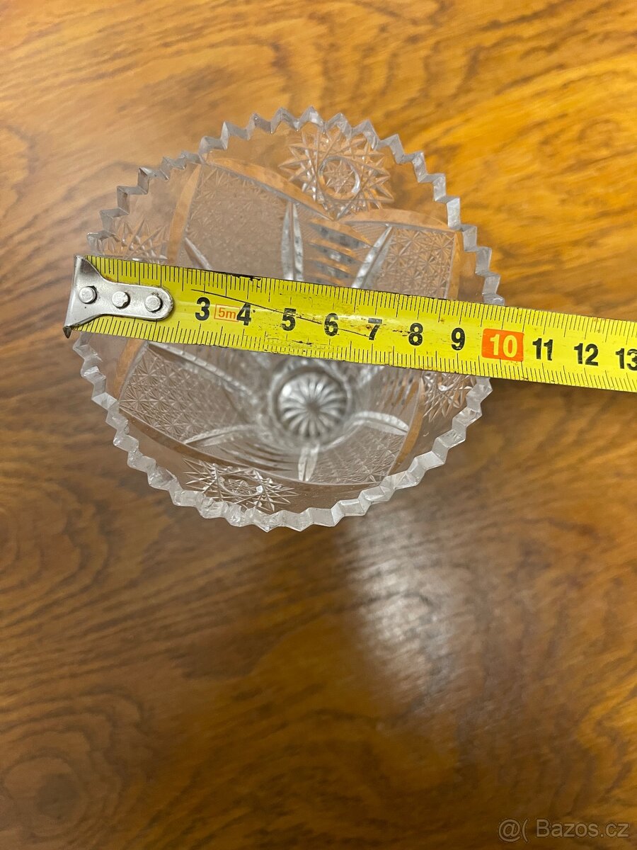 Broušená skleněná vázička - 6