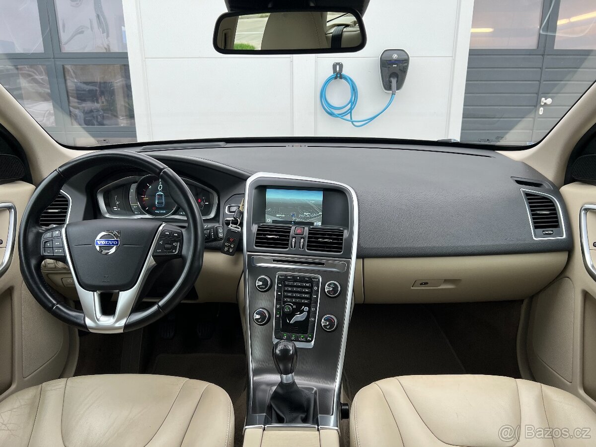 •Volvo XC60 D3 SUMMUM, ACC, NAVIGACE, SERVISKA• - 6
