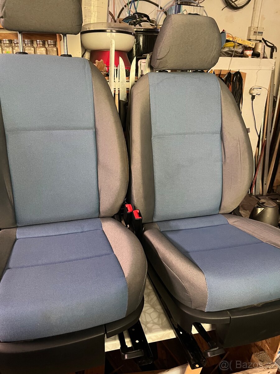 Sedačky a tapecirunky Fabia2 - 6