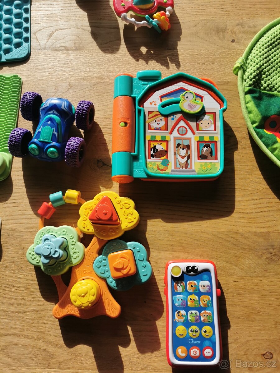 Různé interaktivní hračky - 6