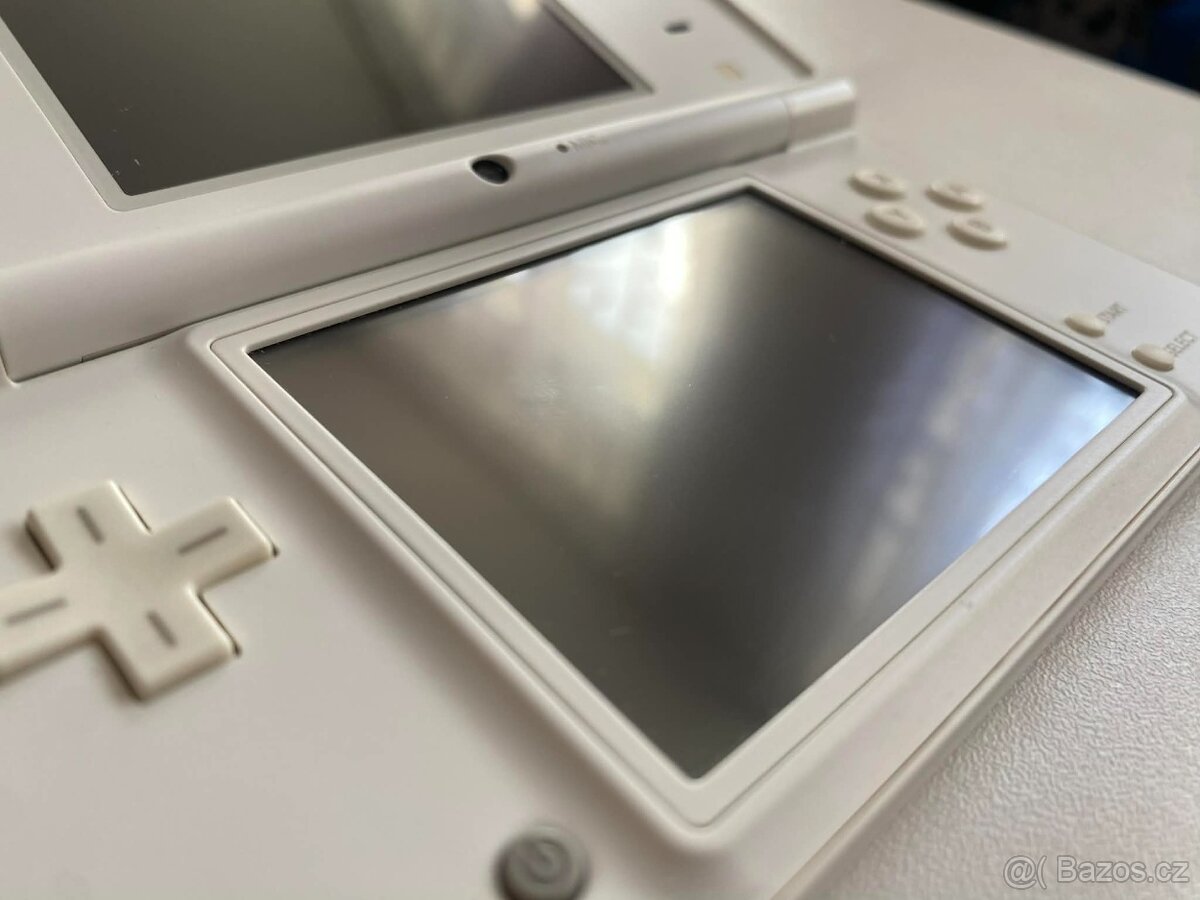 Nintendo DSi White + 64gb - 6