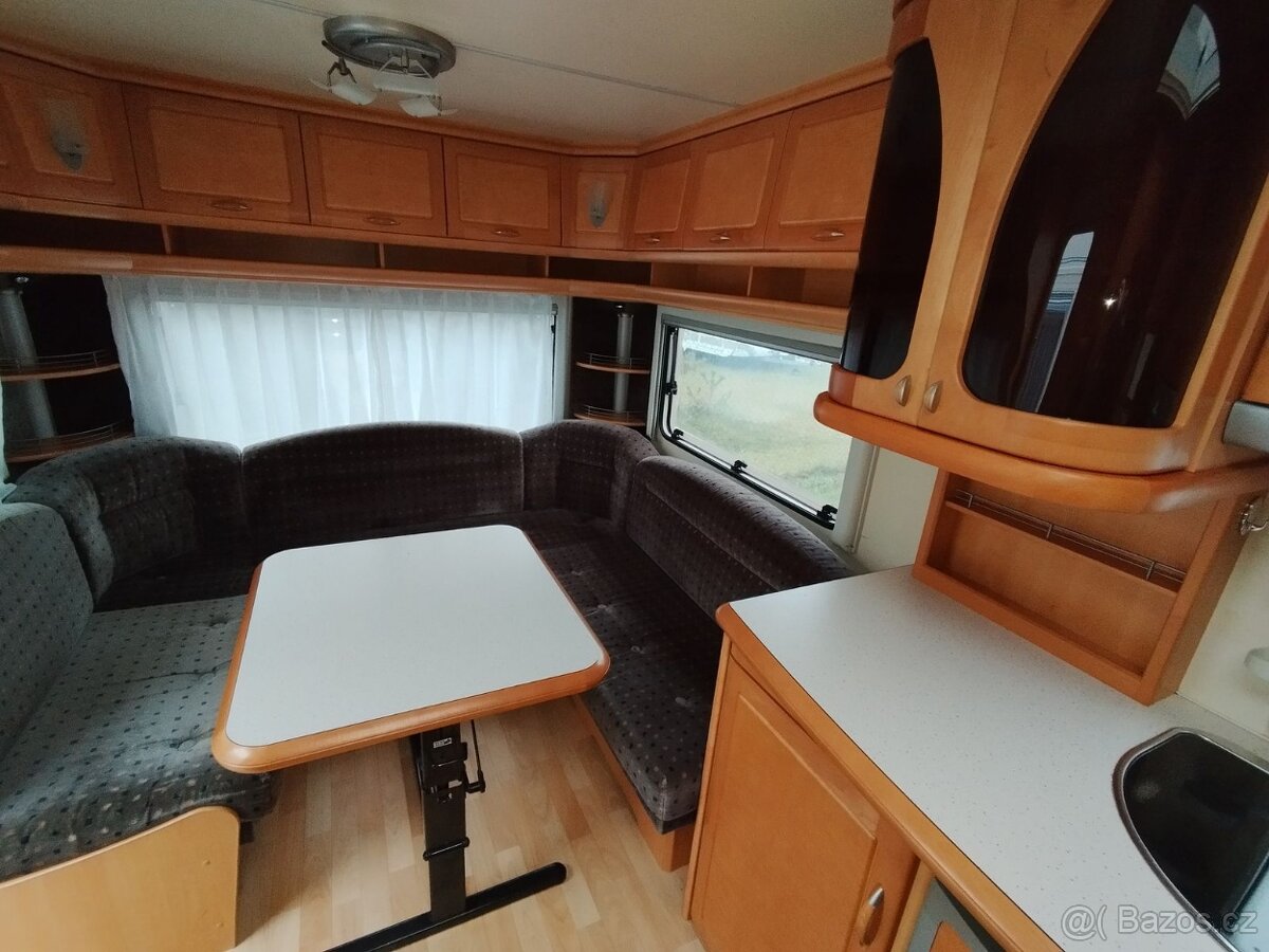 HOBBY 540UFe č.242. Pro 4. Fr. postel. Sprcha. Rok 2006 - 6