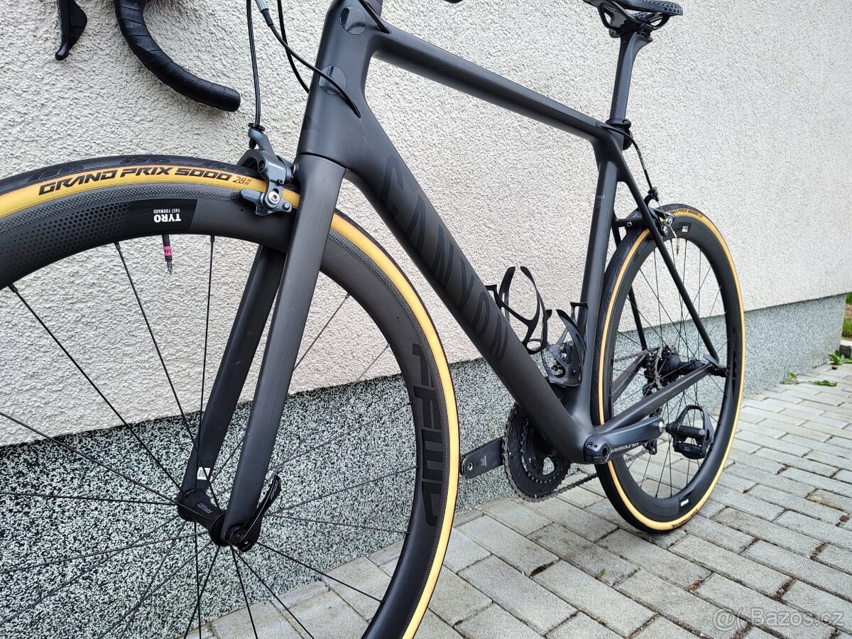 Canyon Ultimate CF SL 8 - 6