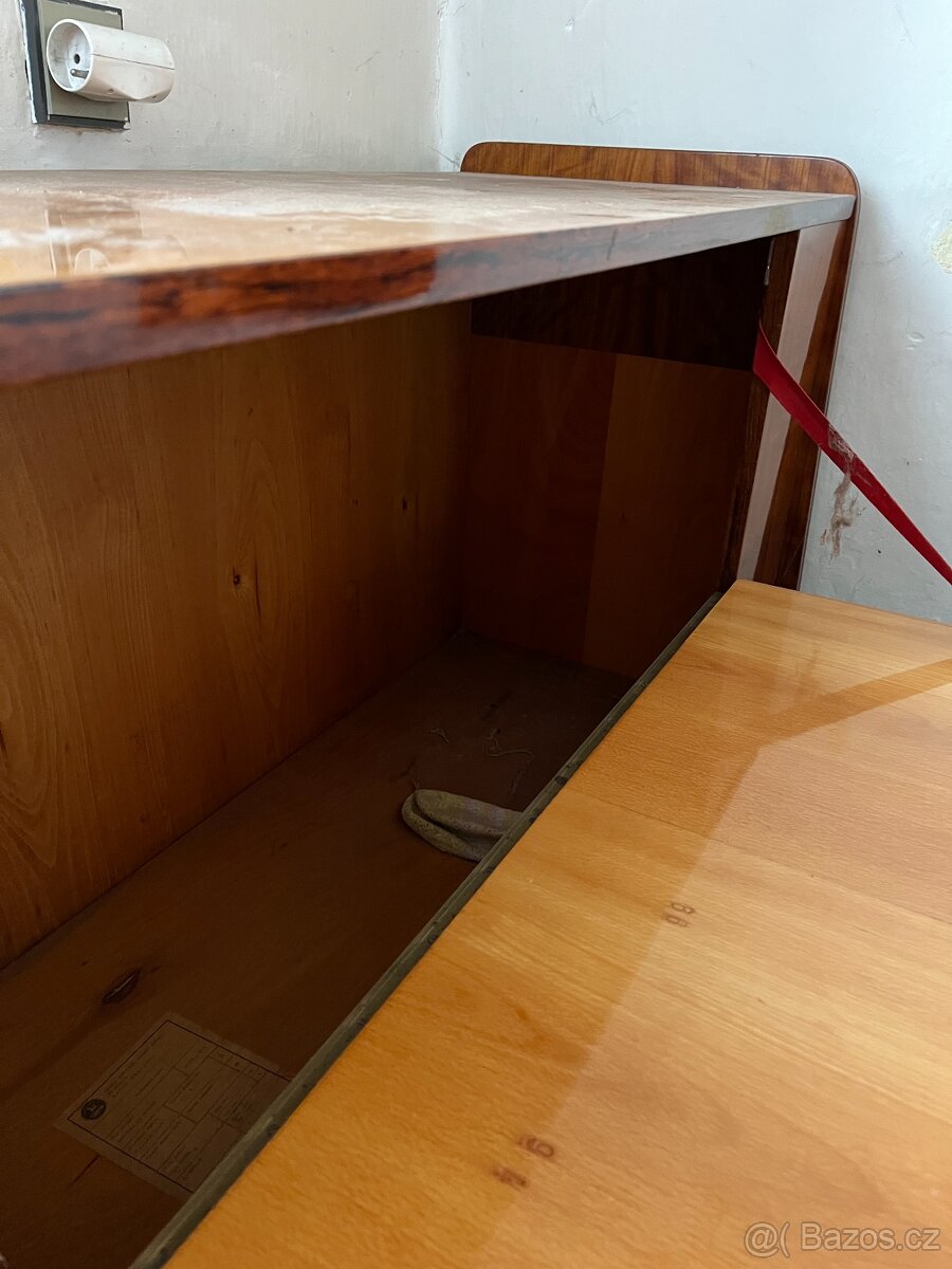 Starožitný nábytek - 6