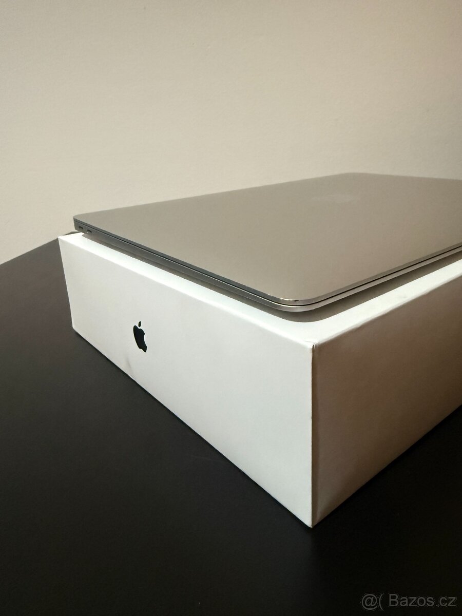 💻 Macbook Air 13" 2020 M1 8GB/256GB - 6