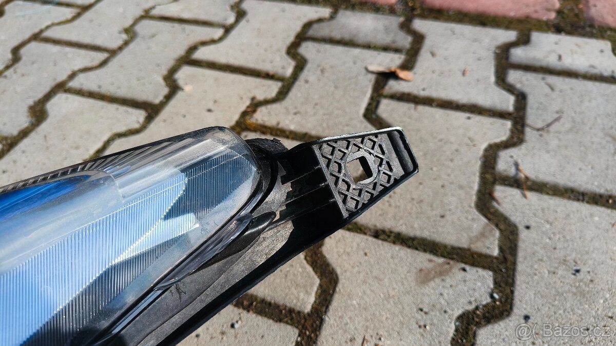 Přední světlo Ford Fiesta 2013 - 2017 pravé - 6