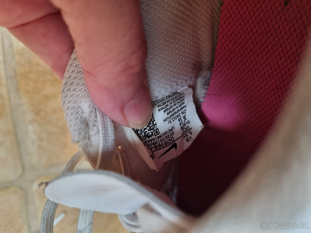 Kopačky - tenisky - sálovky NIKE Phantom vel 38 - 6