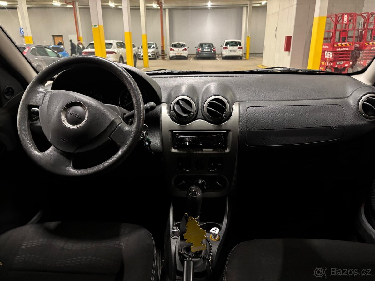 Automobil - Dacia Sandero - 6