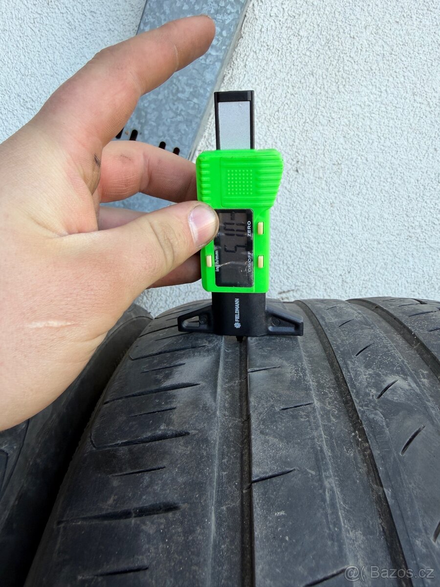 Prodám 235/45/18 - 6