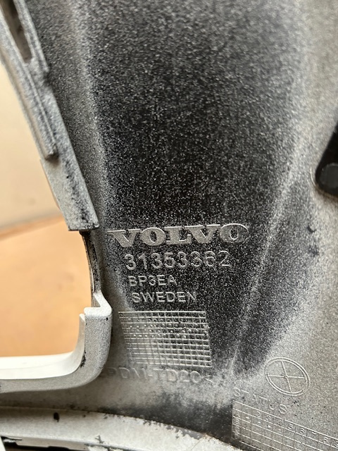 Volvo XC90 2015- přední nárazník - 6