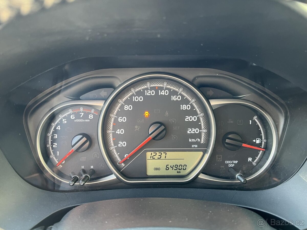 Toyota Yaris 1.3 VVT-i73KWAutomatKamera, 64 tkm - 6